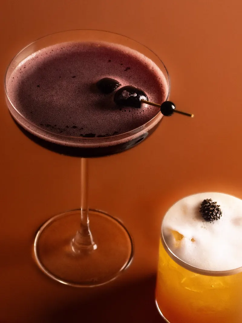 Chibukhi cocktails on a terracotta table